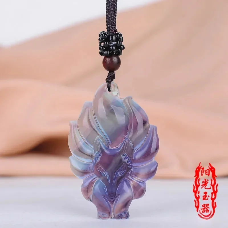 Naturalny kolor Jadeitowy kryształ Naszyjnik z dziewięciogłowym lisem Biżuteria Akcesoria modowe Ręcznie rzeźbiony amulet szczęścia Łańcuszek do swetra — zdjęcie 2