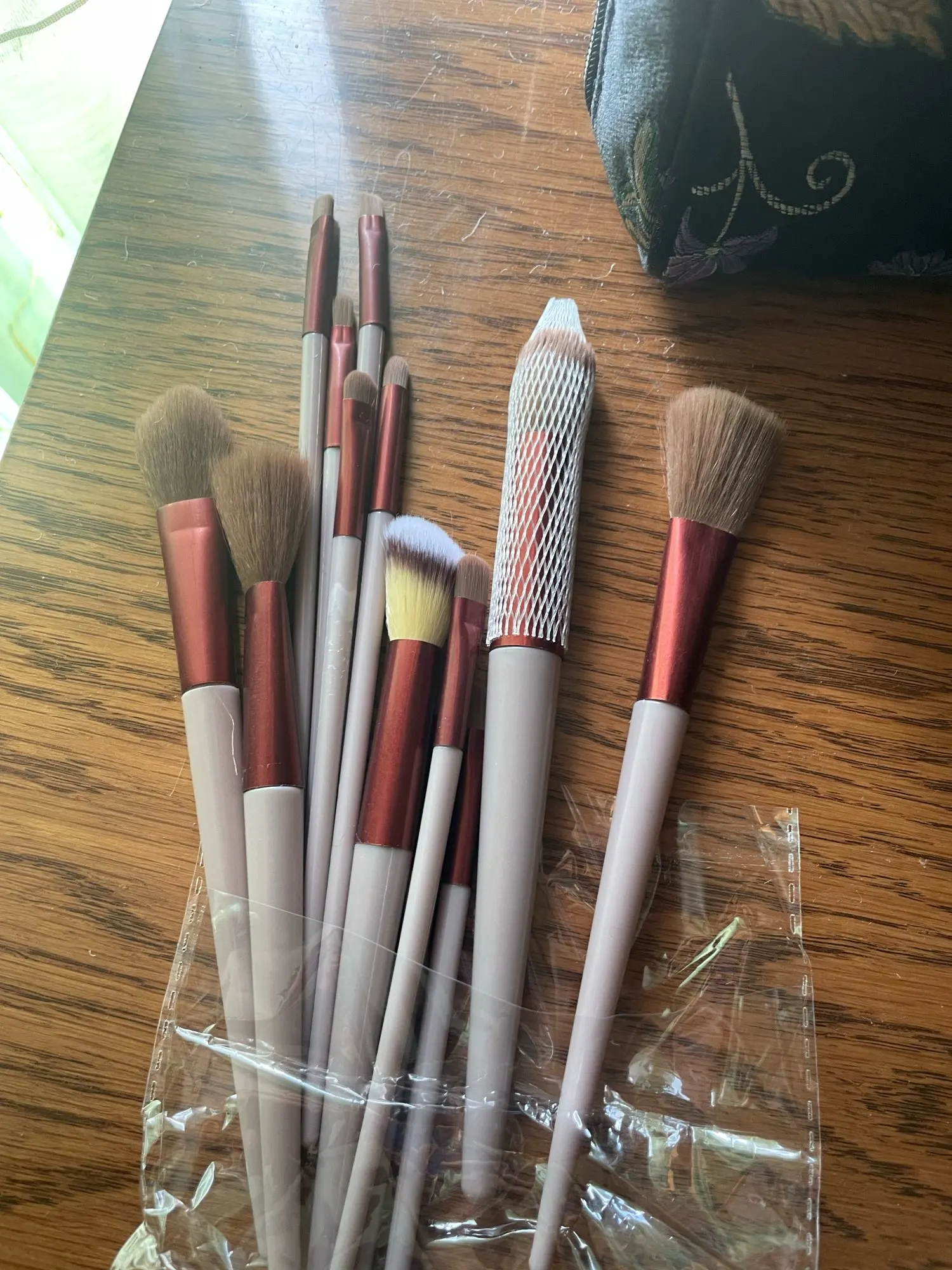 13 PCS Makeup Brushes Set Eye Shadow Foundation Women Cosmetic Brush Eyeshadow Blush Beauty Soft Make Up Tools Bag photo review