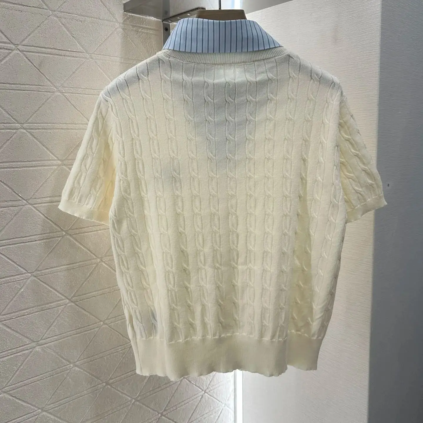 

2025 New Products On The Shelves Contrasting Color Fake Two Piece Knitted Top Customized Linen Yarn Weaving