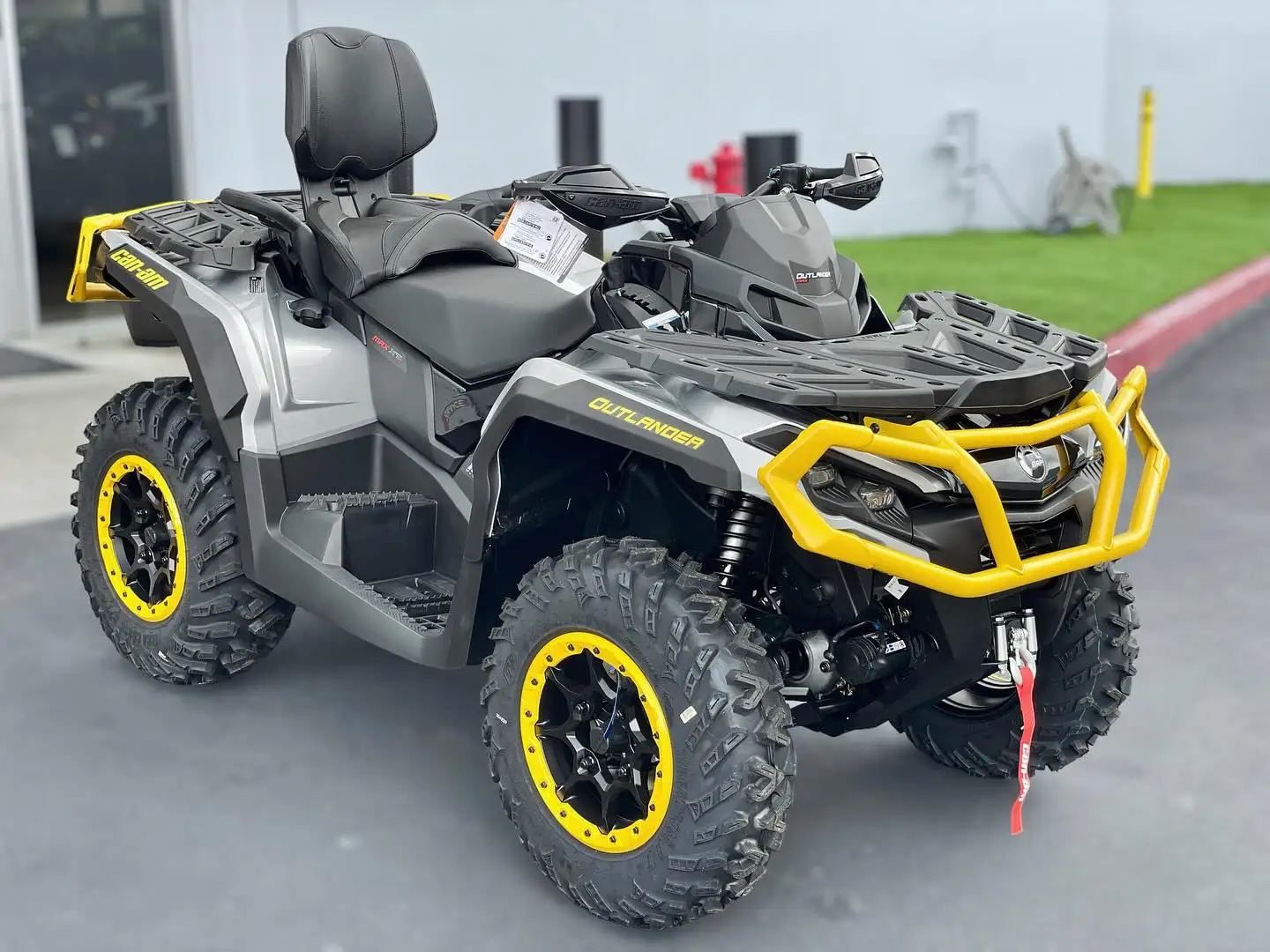 

Скидка 2024 Can-Am Outlander MAX XT-P 1000R (Hyper Silver/Neo Yellow) Utility ATV