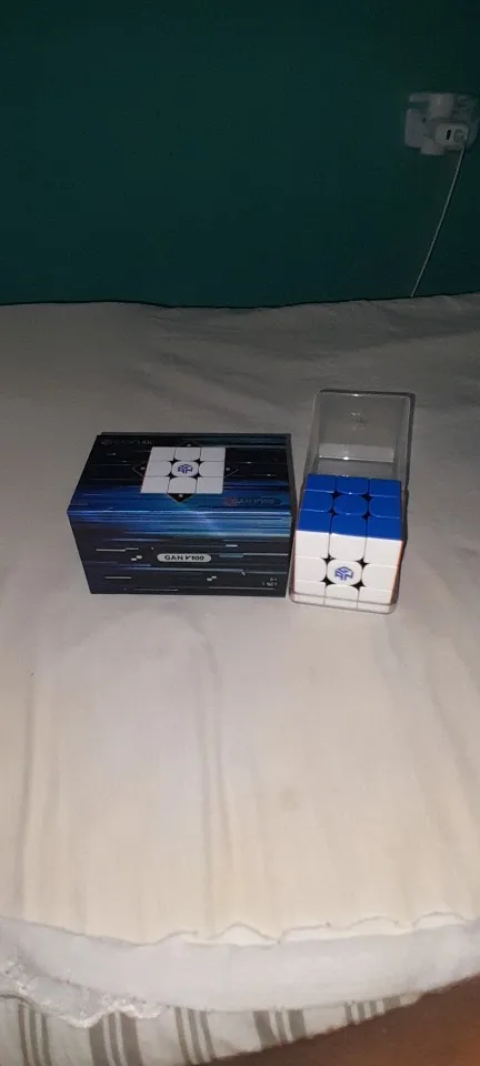 Customer photo for MagLev Sprint Magnetic Speed Cube – GAN V100 MagLev UV — Gearfinch