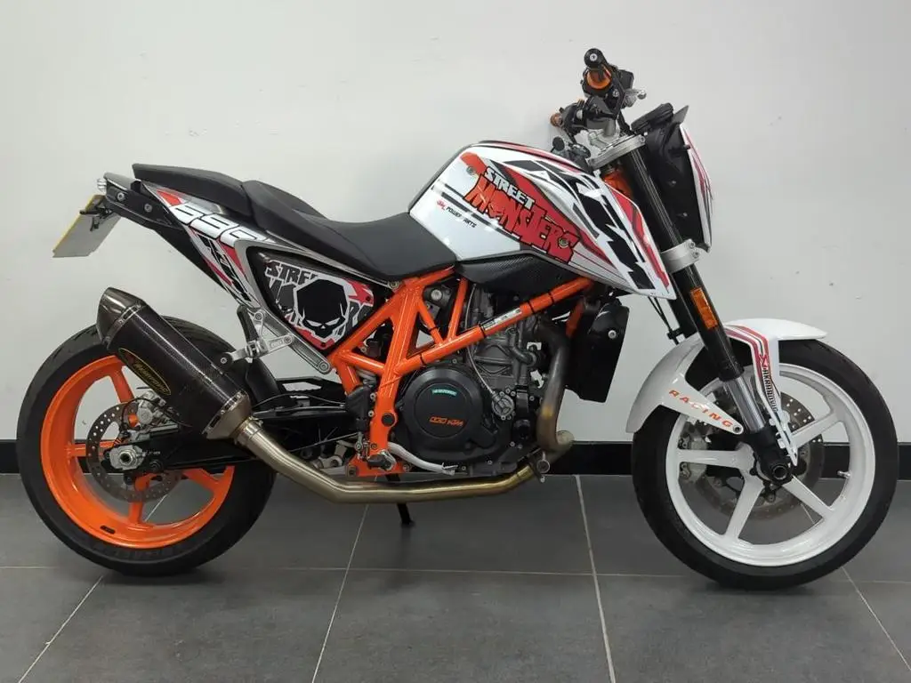 Promocyjna cena KTM Duke Duke podwójne sportowy motocykl KTM Duke 690 cm3 2012