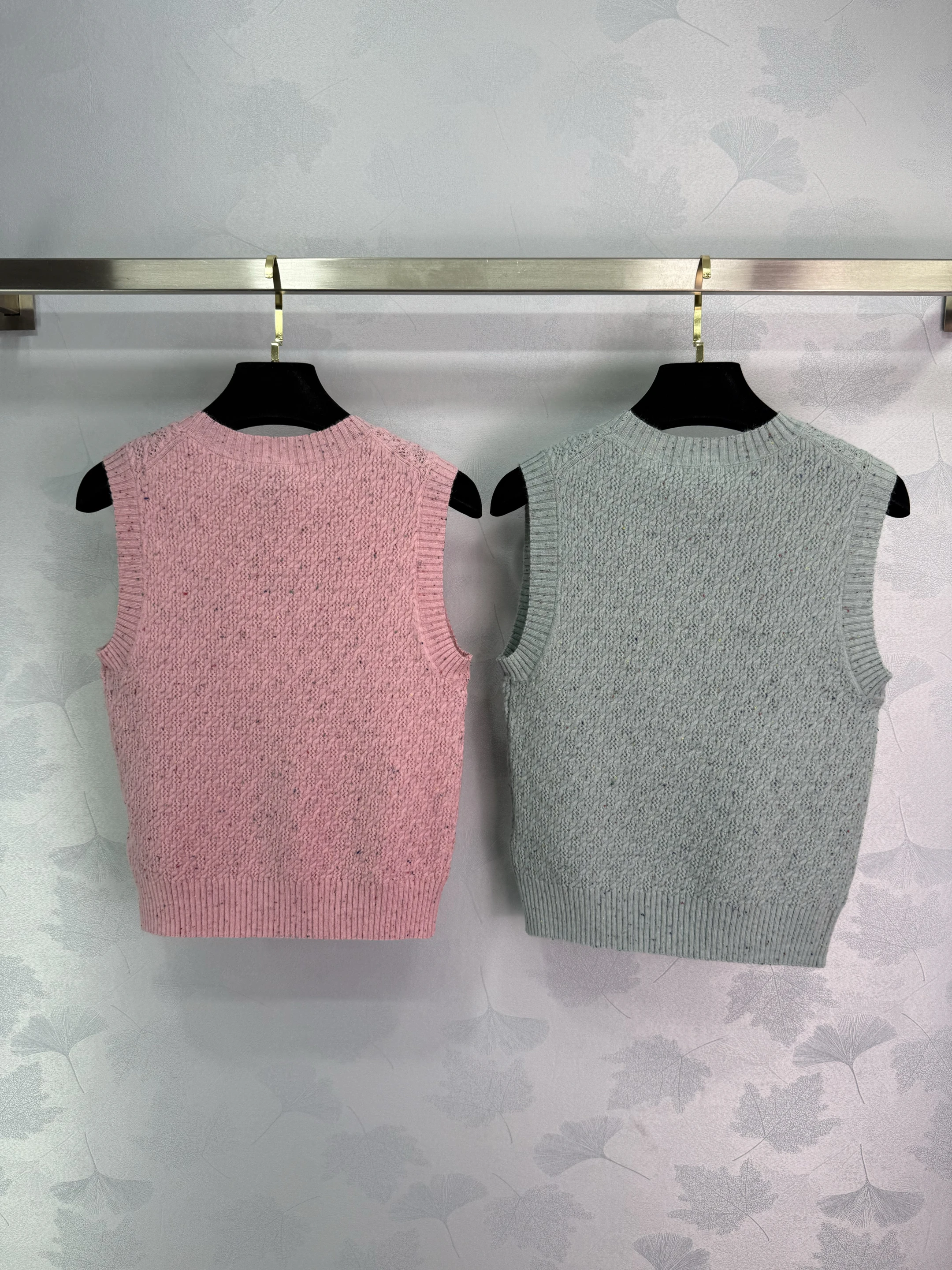 

2025 Summer New Women's Fried Dough Twists Crochet Knitted Vest All Cotton Yarn Weaving Feel Full Versatile Style WYY-24