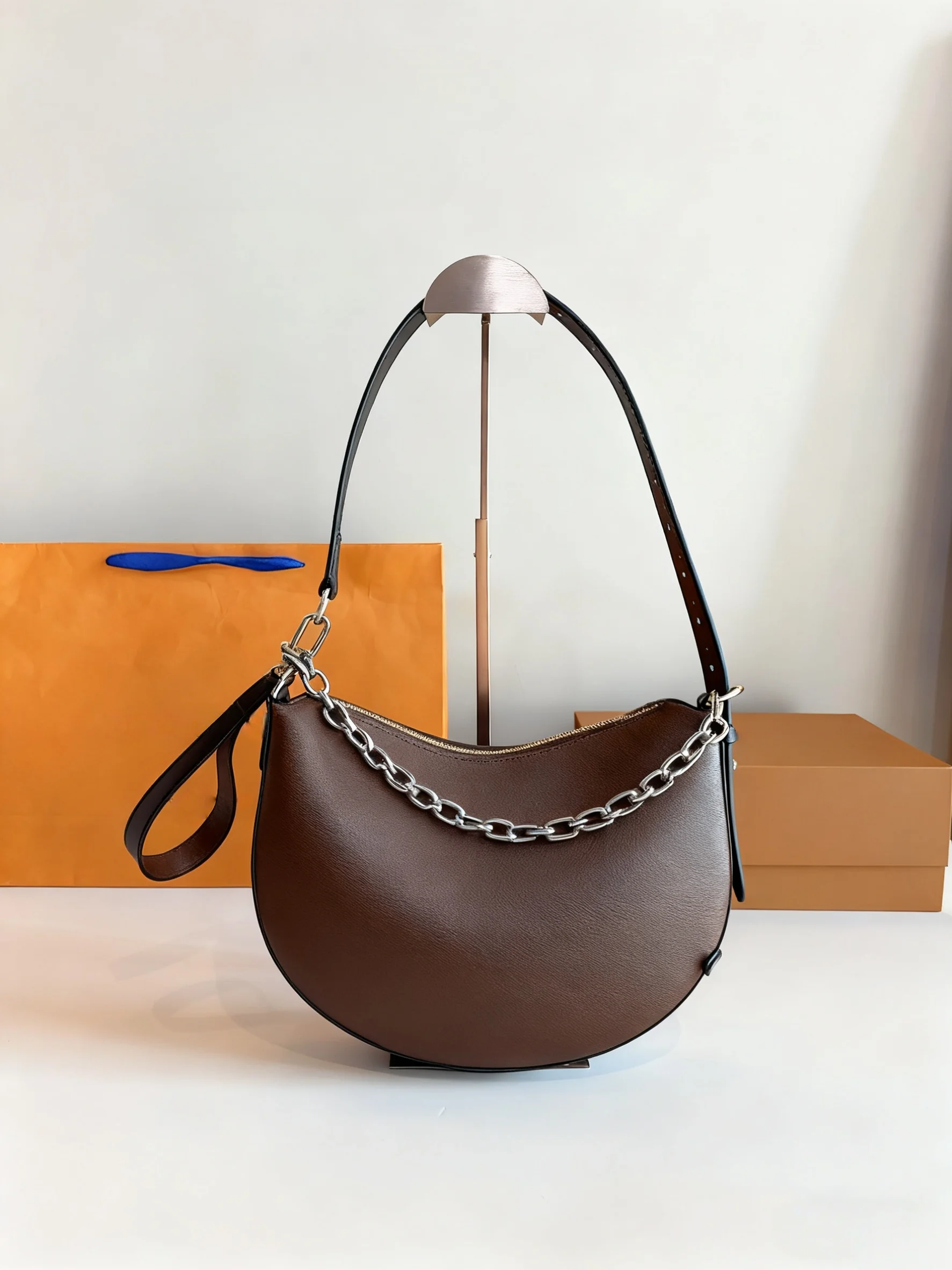 

2025 Новый РАЗМЕР: 28x5x19 СМ Модные универсальные сумки из кожи вишни Портативные можно носить на плече без коробок