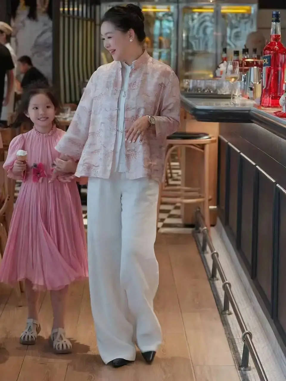 豪華な中国風のシルクジャケット（結び目付き）