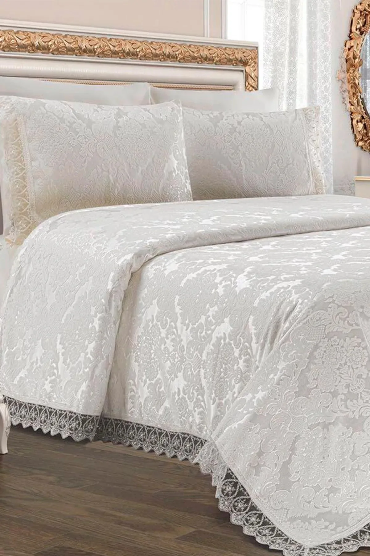 

Land Double Dowry Land Jacquard Chenil Bed Cover Set Cream Color