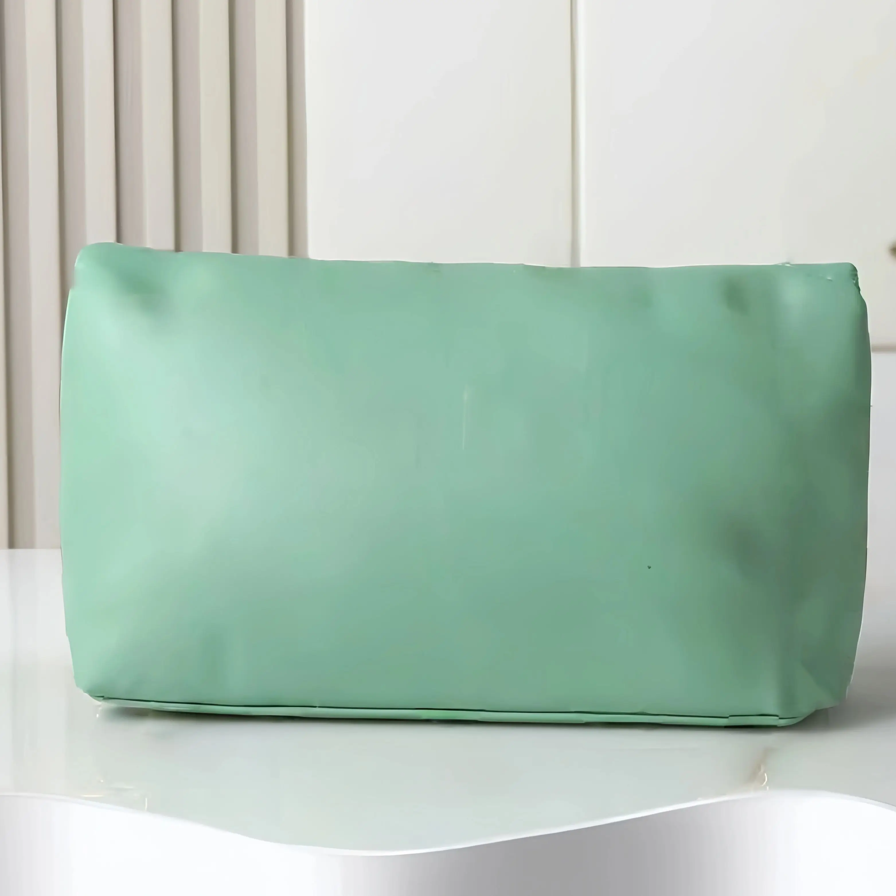 

2026 New Women's Clutch/Crossbody Bag with Metal Chain, Available in Ten Colors, Retro Chic, Classic Green, 30-20-10cm