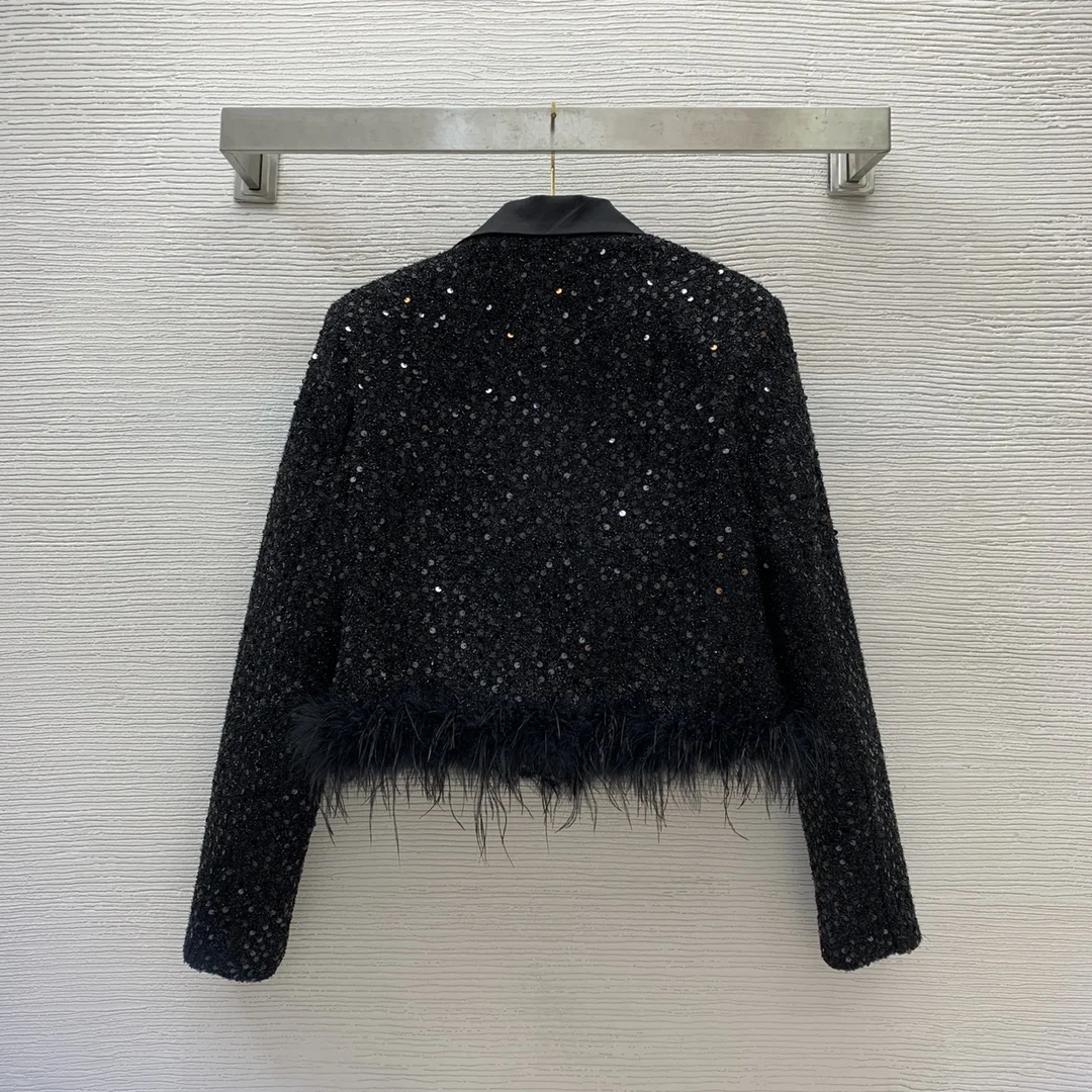 

The 2025 new high-end women's autumn and winter short European-style brooch sequin decorated black versatile slim women's coat