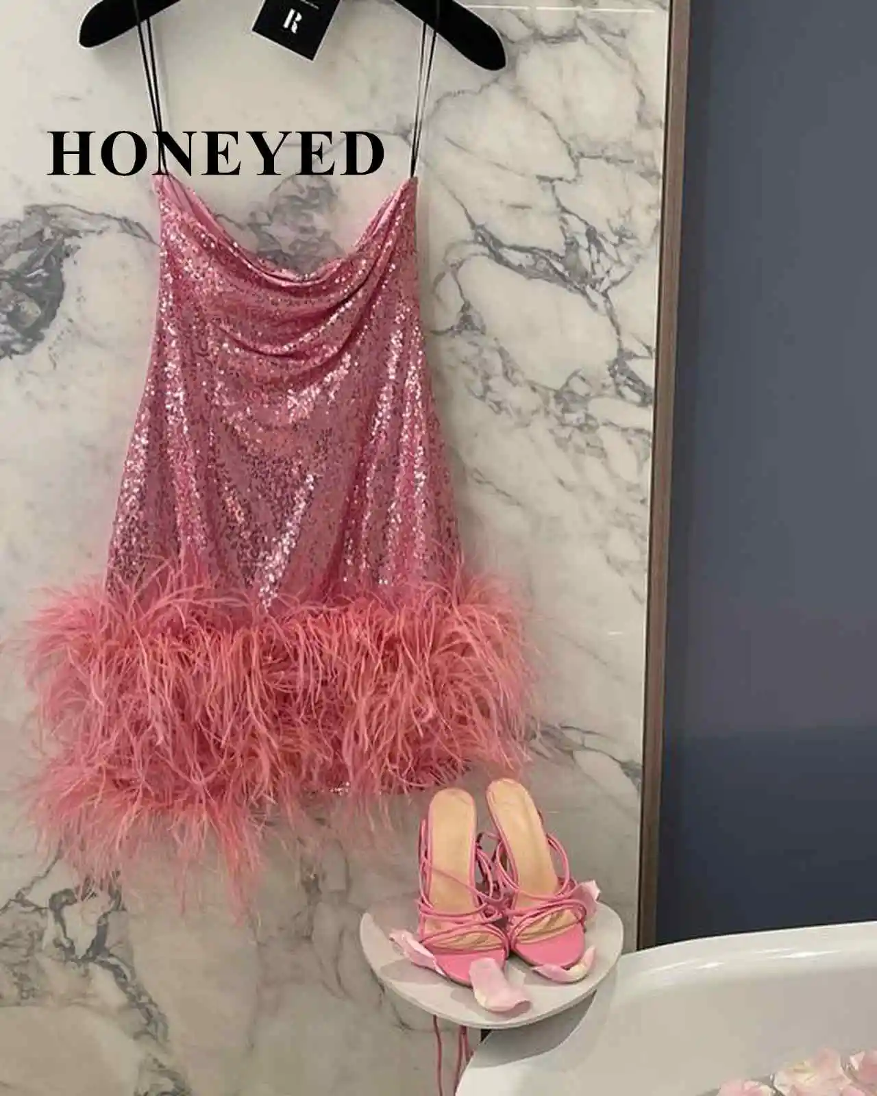 HONEYED 2023 Pink Sequin Feather Mini Short Skirt Strapless Bra Sexy Cocktail Party Bar Party Regular Waistline Summer New