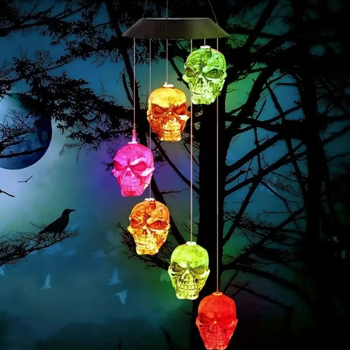 Único vento solar carrilhão decoração, cobre e plástico crânio cabeça, 6 mudança de cor LED string luzes, fácil de instalar, 1pc