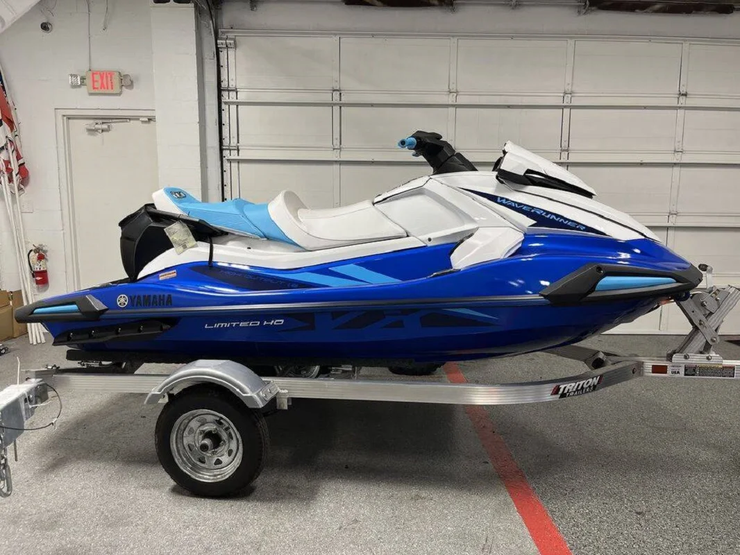 

2023 Waverunners VX Limited HO