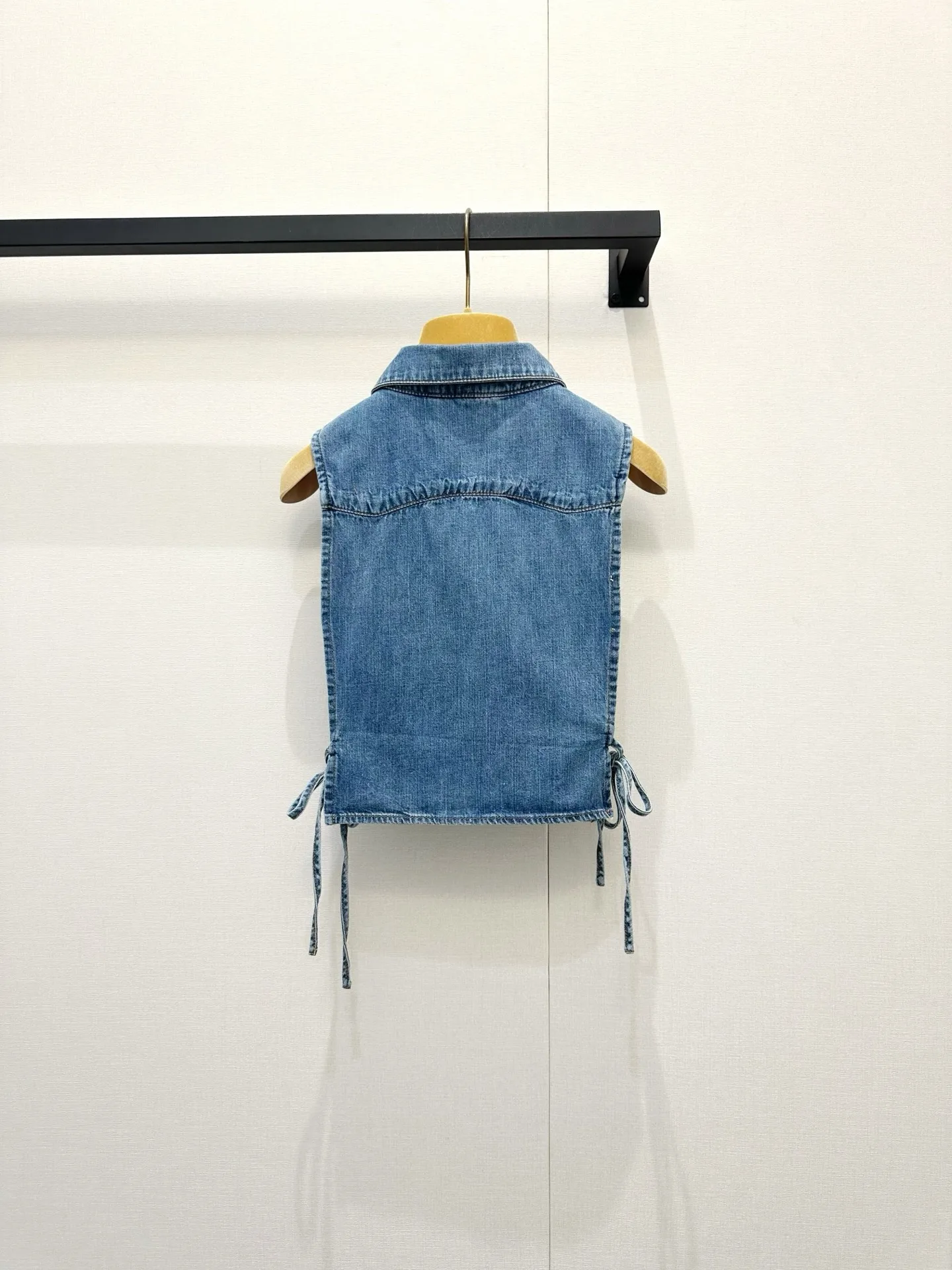 2026 New Spring and Summer Color-Blocked Embroidered Letter Collar Denim Sleeveless Vest