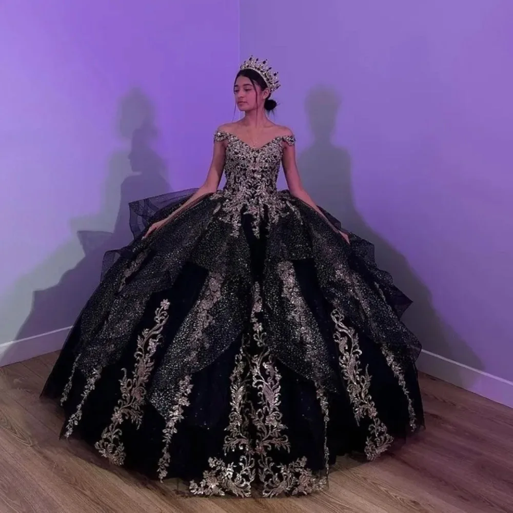 Black Sequins 2024 Quinceanera Dresses Sweetheart Ball Gown Princess Birthday Gown Gold Applique Lace Sweet 16 vestidos de 15