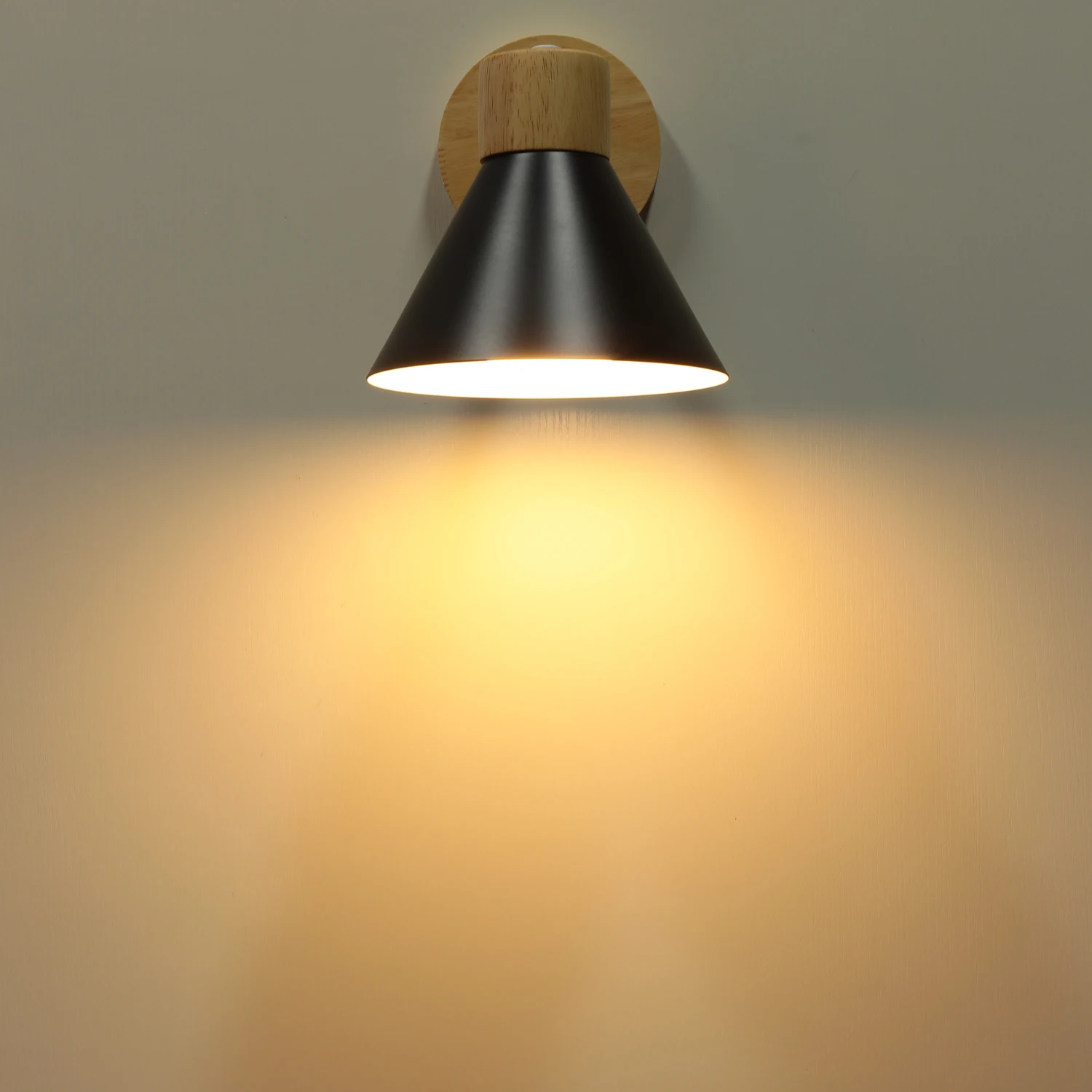 

Wooden Nordic Wall Lamp Modern LED Wall Sconce Adjustable Steering Head E27 Lights For Bedroom Bedside Living Room Home Lighting