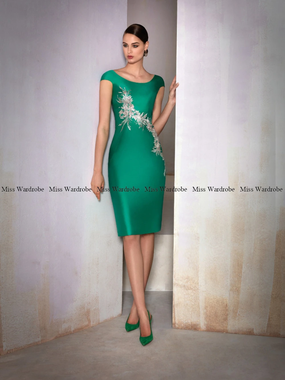 Classic Short Mother Of The Bride Dresses With Ruched Jacket Lace Wedding Party 3/4 Sleeves Scoop Neck