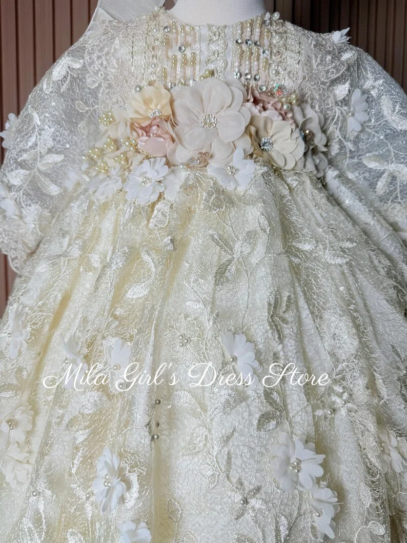 Customized Luxury Christening Gown For Little Kids Lace Appliques Pearls First Communion Dress Toddler Infant Baptism Gowns