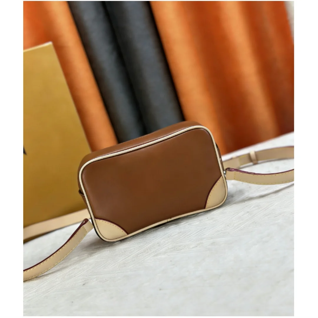 

New Size 20CM Ladies' Fashion Versatile Letter Print Vintage Bovine Leather Trim Hand-held Diagonal Span Bag No box