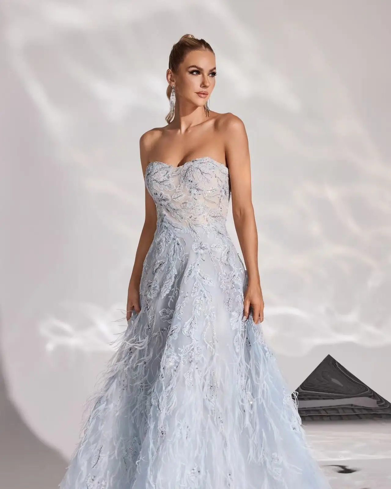 (تخفيضات) فساتين Shalimar Zhang مطرزة باللون الأزرق بدون حمالات للنساء لحفلات الزفاف حسب الطلب