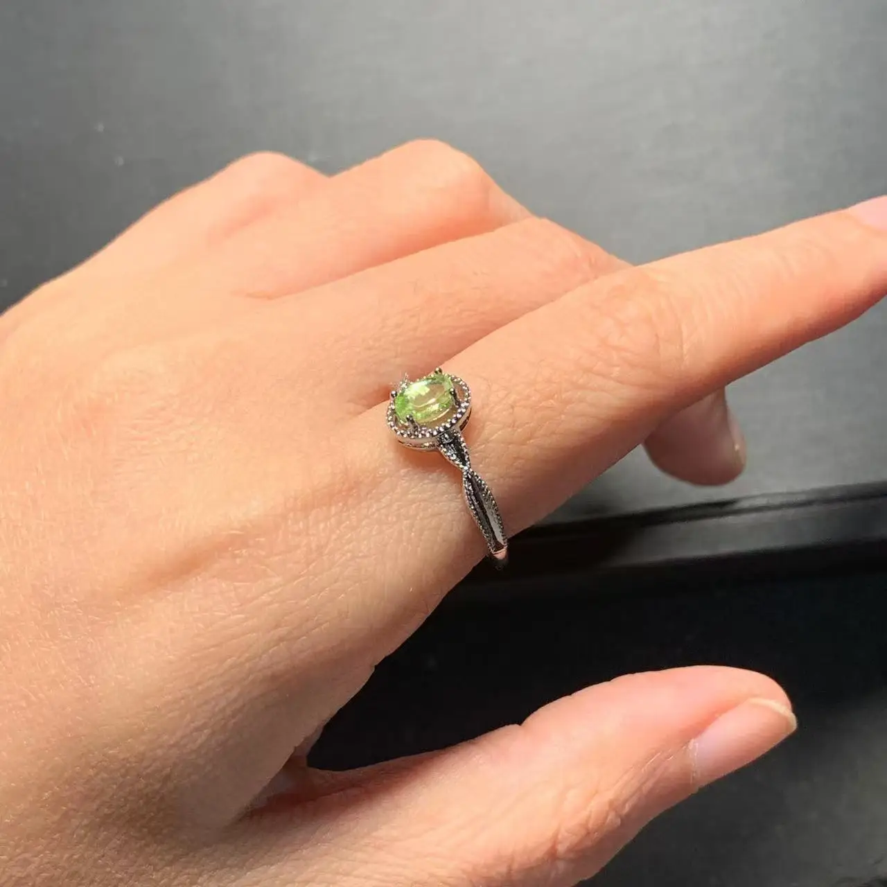 Heydya pedra vintage natural peridot anel para mulheres de aço inoxidável simples jóias finas pedra preciosa estilo clássico