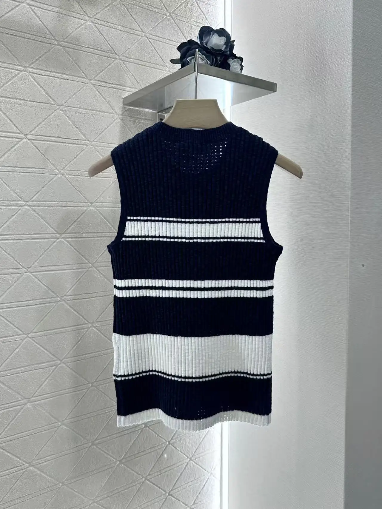 

2025 Striped knitted vest