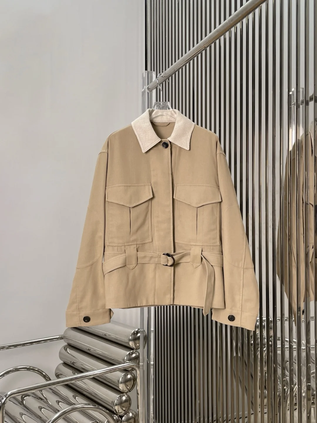 

Новая женская куртка весна 2026: дизайнерский крой с цветовыми блоками, пояс на талии, из льняной ткани, высокое качество, для повседневной носки