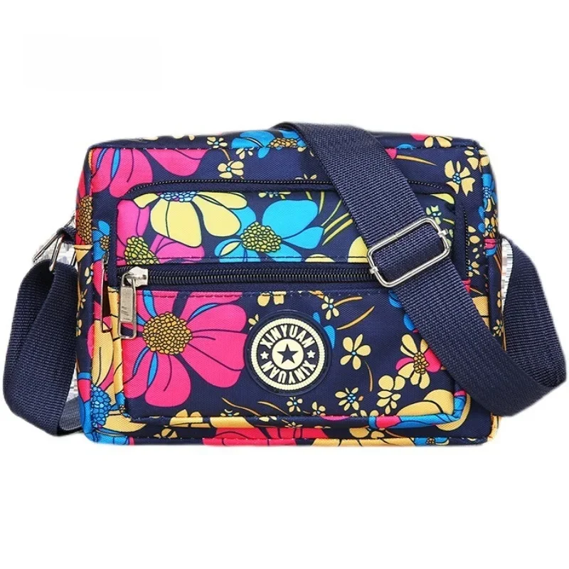 Torby Crossbody z nadrukiem kwiatów nowe osoby starsze w średnim wieku tkanina nylonowa posłaniec producentki torebki na ramię kobiet — zdjęcie 2