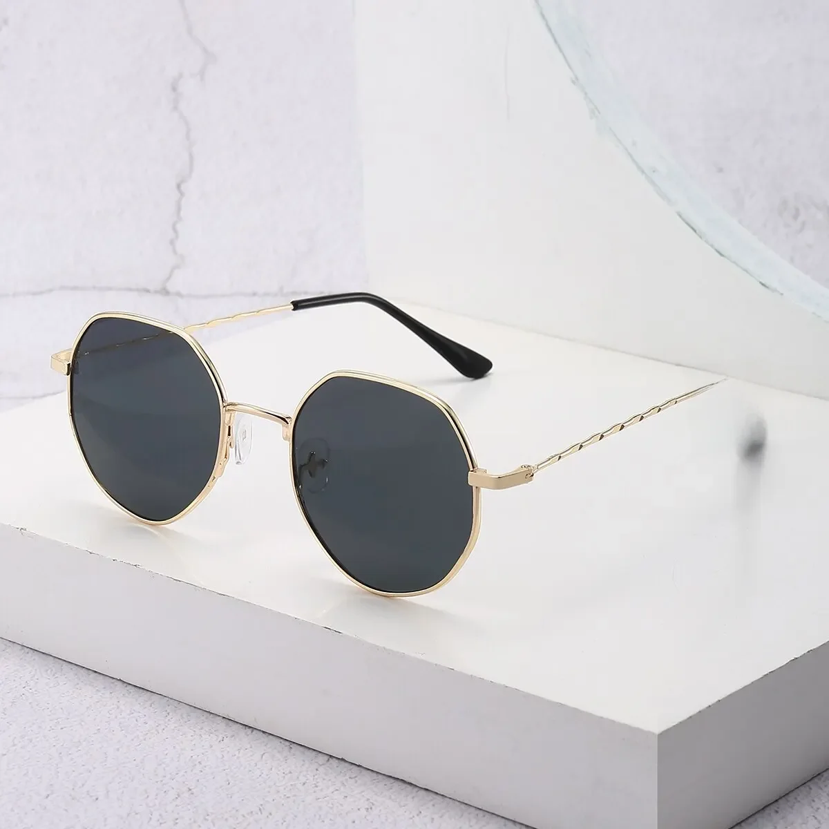 Wielokąt metalowe okulary przeciwsłoneczne w stylu Vintage dla kobiet okulary przeciwsłoneczne męskie luksusowe marki okulary przeciwsłoneczne damskie lustrzane Gafas De Sol Uv400 — zdjęcie 2
