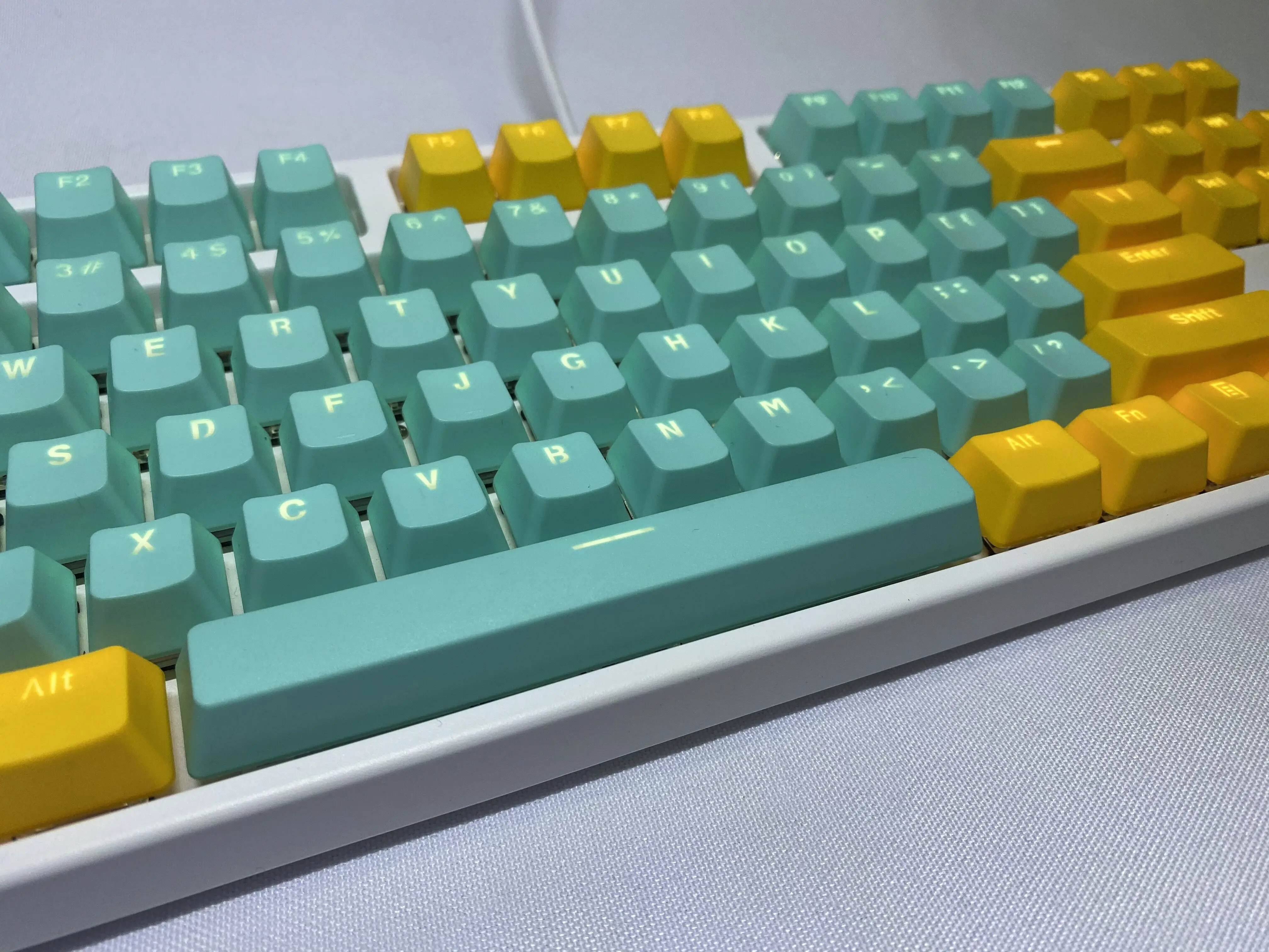 Teclas de Teclado mecánico de altura OEM, color amarillo Cian, 87 teclas, Material PBT, caracteres retroiluminados dobles, teclas de juego transparentes