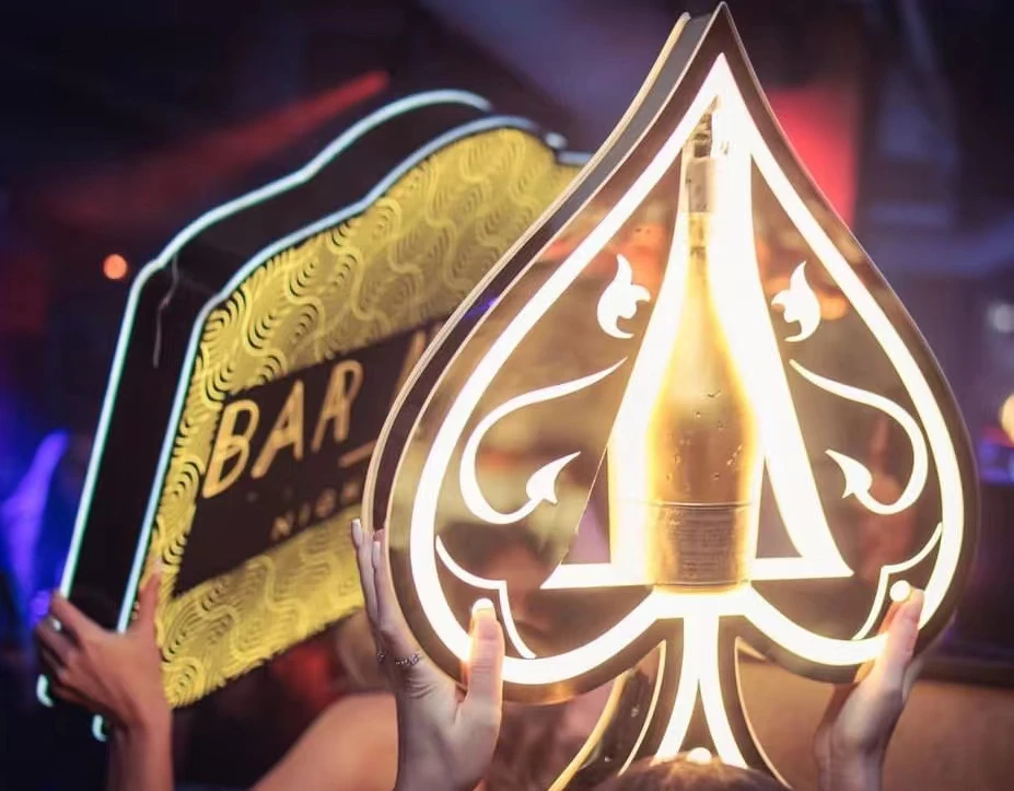 1 as prezentera butelek SPADE i 1 ACE OF SPADE CHAMPAGNE CASE