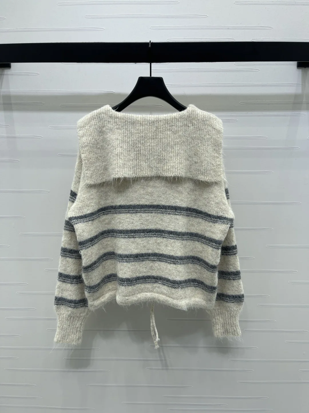 

2025 ранняя осень, модная новая модная футболка из шерстяной пряжи на заказ, тканый женский полосатый мохеровый свитер с длинными рукавами и лацканами