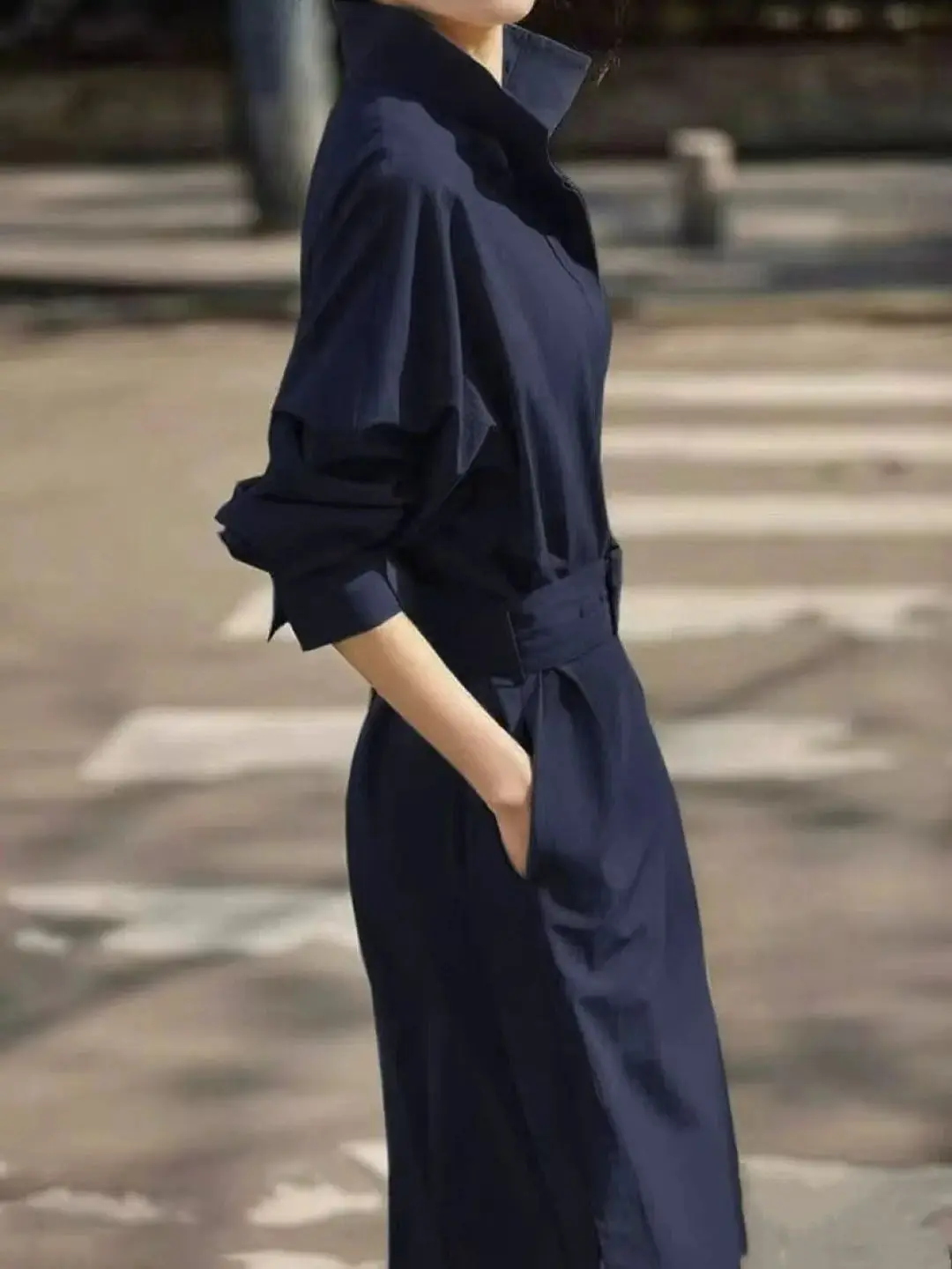 เดรสผ้าลินินผสมคอตตอนทรงเทรนช์คลาสสิก ดีไซน์หรูหรา พร้อมเข็มขัด