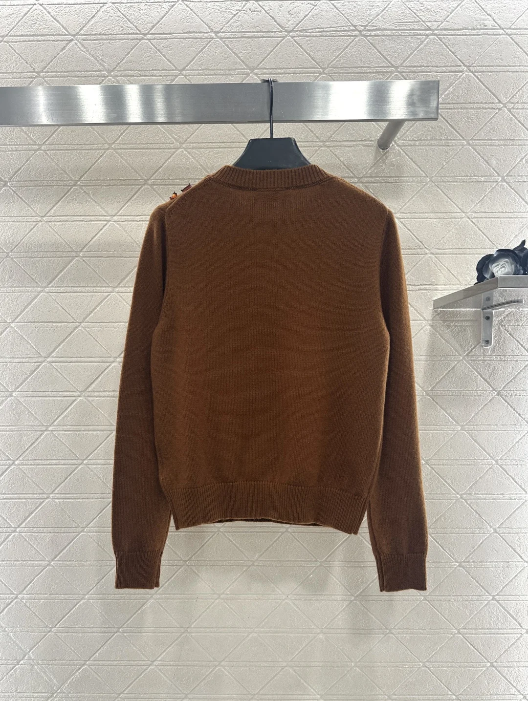 

2025 Autumn And Winter New Woman Clothing Sequin Knitted Top Wool Yarn Woven Comfortable Soft Round Neck Pullover Sweater