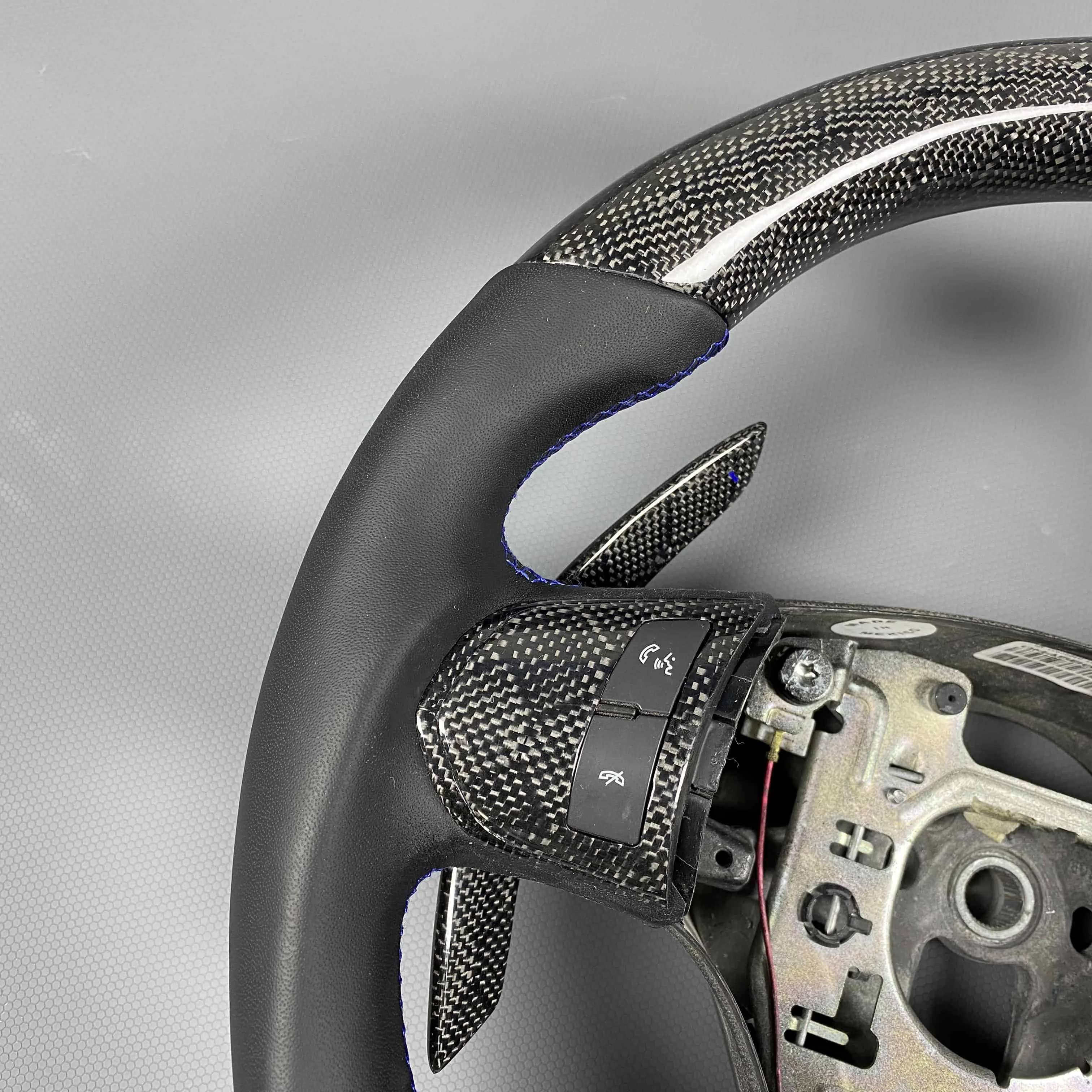 Customized Carbon Fiber Steering Wheel for Chevrolet Corvette C6 2005-2013 Black Leather Sporty Style