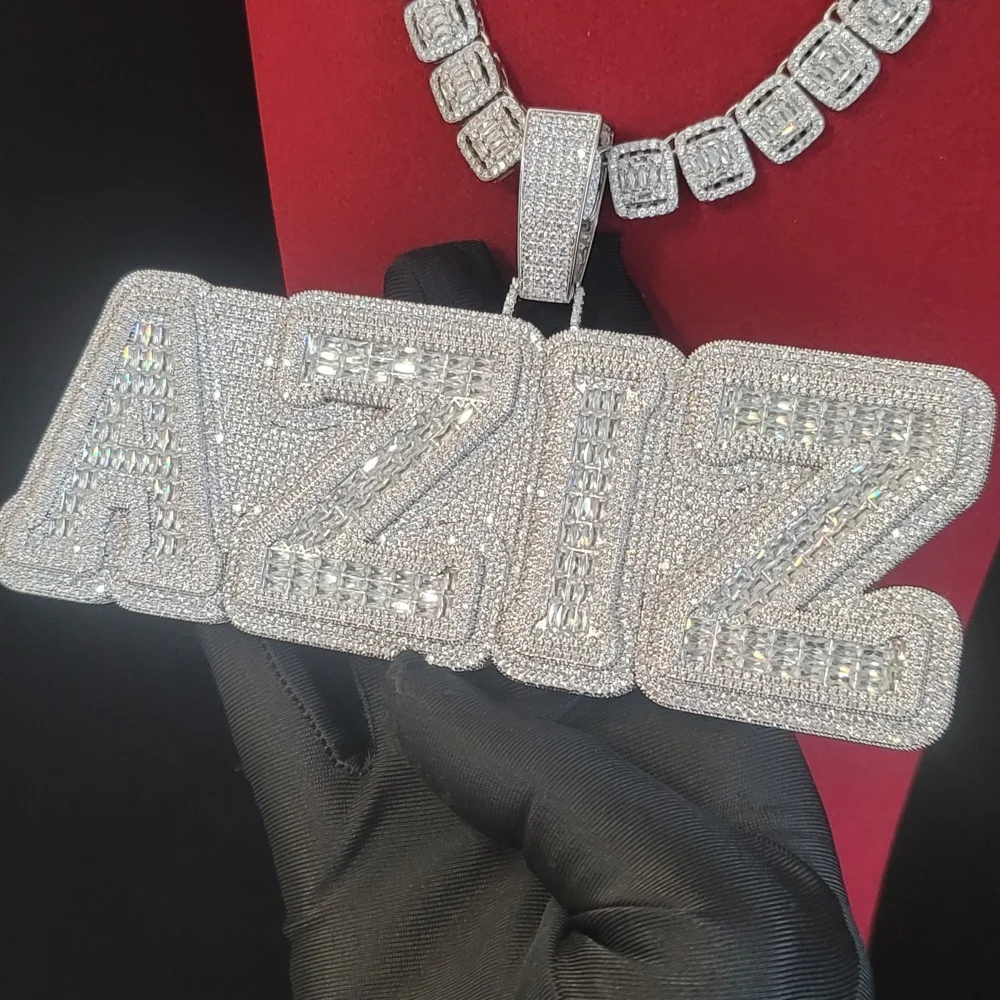Iced Out Big Baguettecz Tenniskette Hip Hop Halskette Benutzerdefinierter Buchstabenanhänger Ganzes Stück Solide Rückseite Typenschild Muttertagsgeschenke – Detail 4