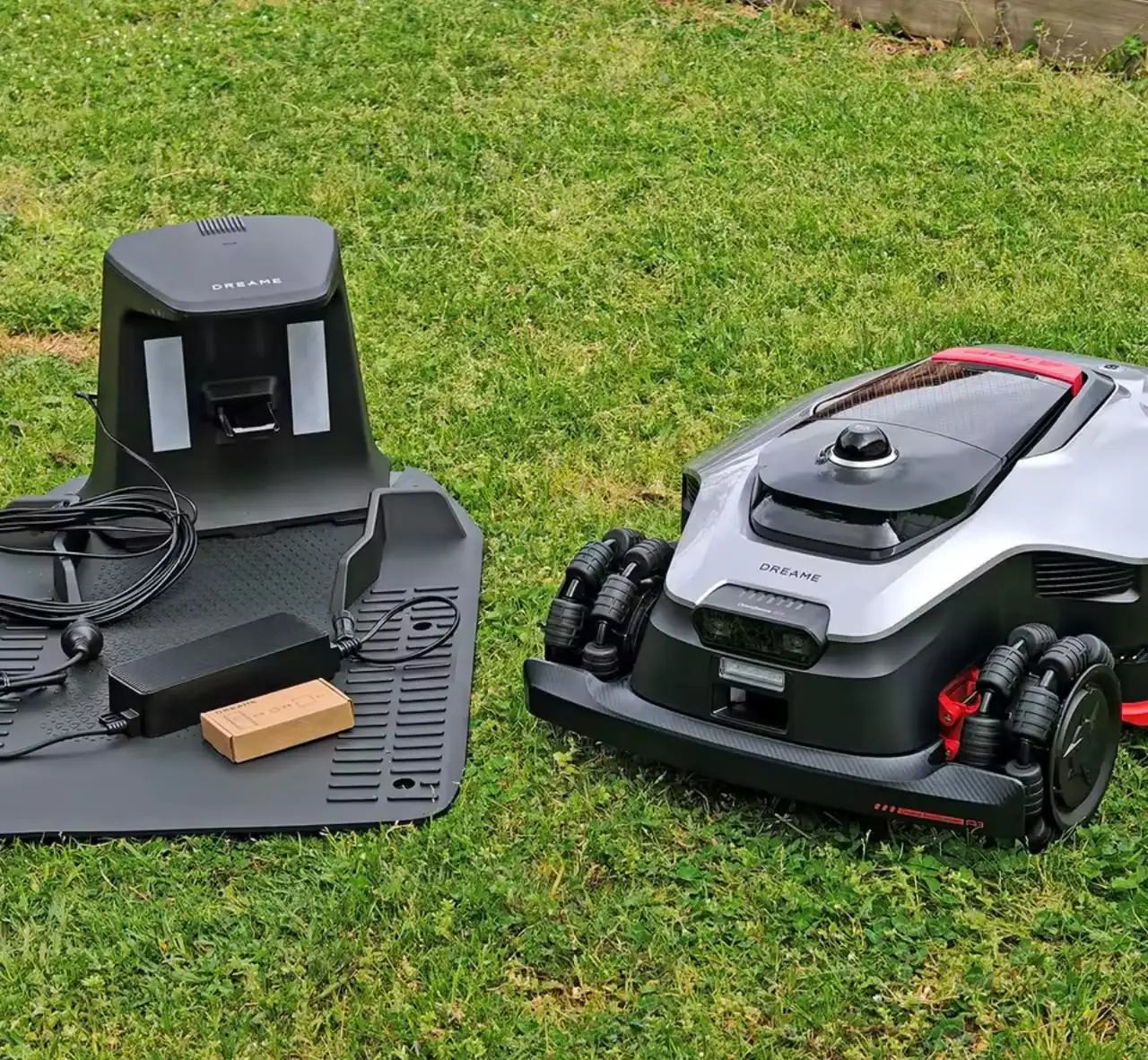BRAND NEW DRE-AME A3 AWD Pro Robot Lawn Mower, With its all-wheel drive, 80% (38.7°) slope capability, work perfectly 100%