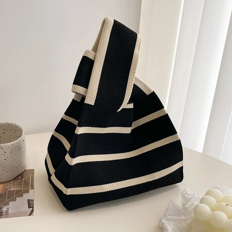 Damska ręcznie robiona mała torebka z dzianiny codzienna torba na nadgarstek szeroki pasek w paski Shopper Mini Tote studencka torba na ramię wielokrotnego użytku — zdjęcie 2