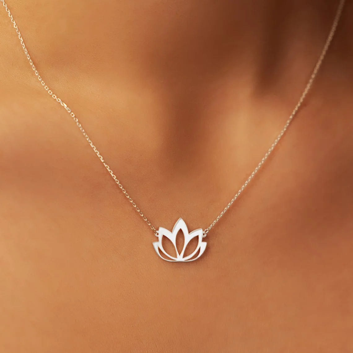Edelstahl-Halsketten, Lotusblume, zierliche Halskette für Frauen, minimalistische Halskette, Lotusblumen-Halskette, Geschenk für Sie – Detail 4