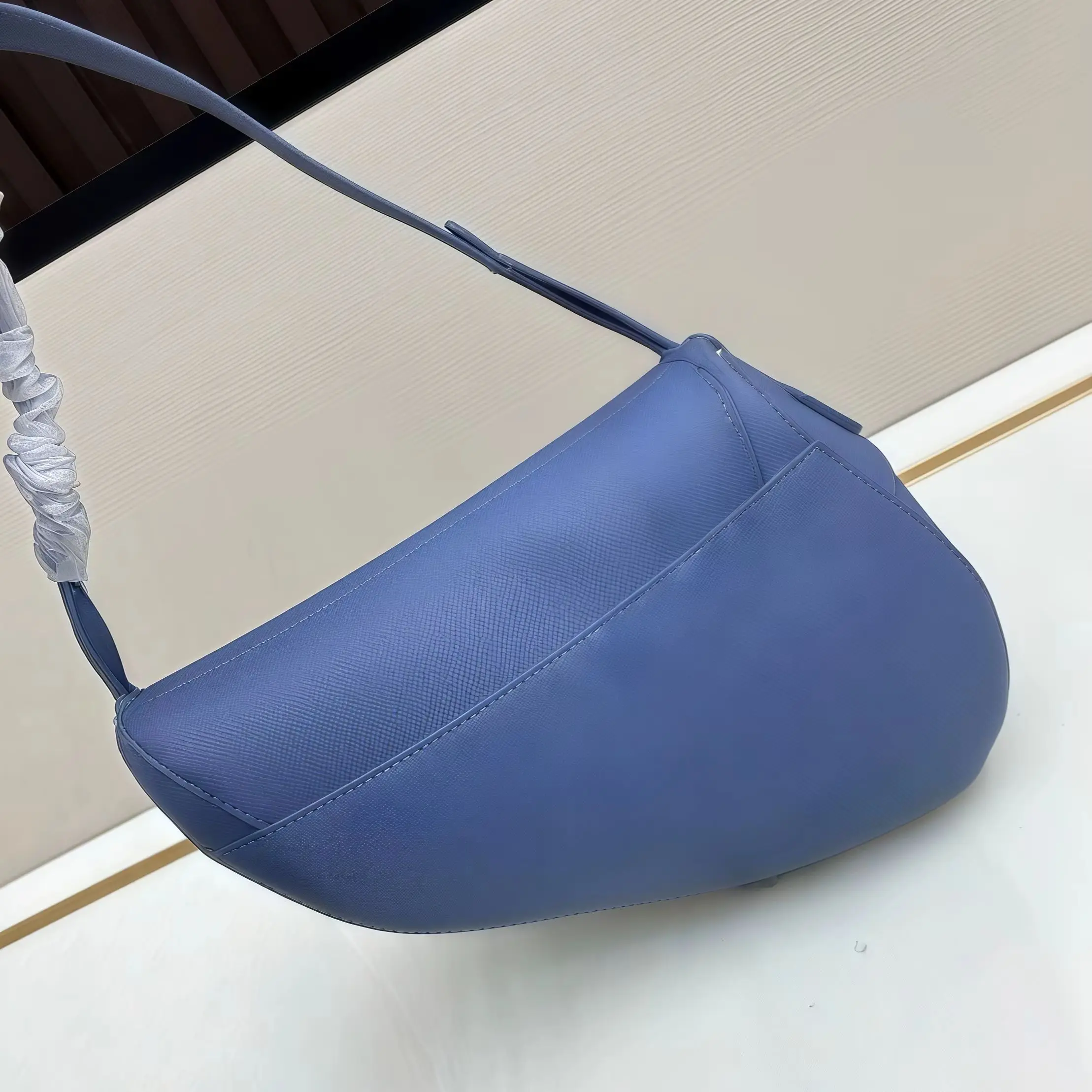 

Новая сумка-седло унисекс 2026 года, доступны десять цветов, кроссбоди/сумка на плечо, синяя, 25,5 x 20 x 6,5 см