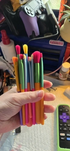 15 PCs Rainbow Color High Quality Makeup Brush Set - Perfect for Eyeshadow, Foundation, and Cosmetic Tools photo review