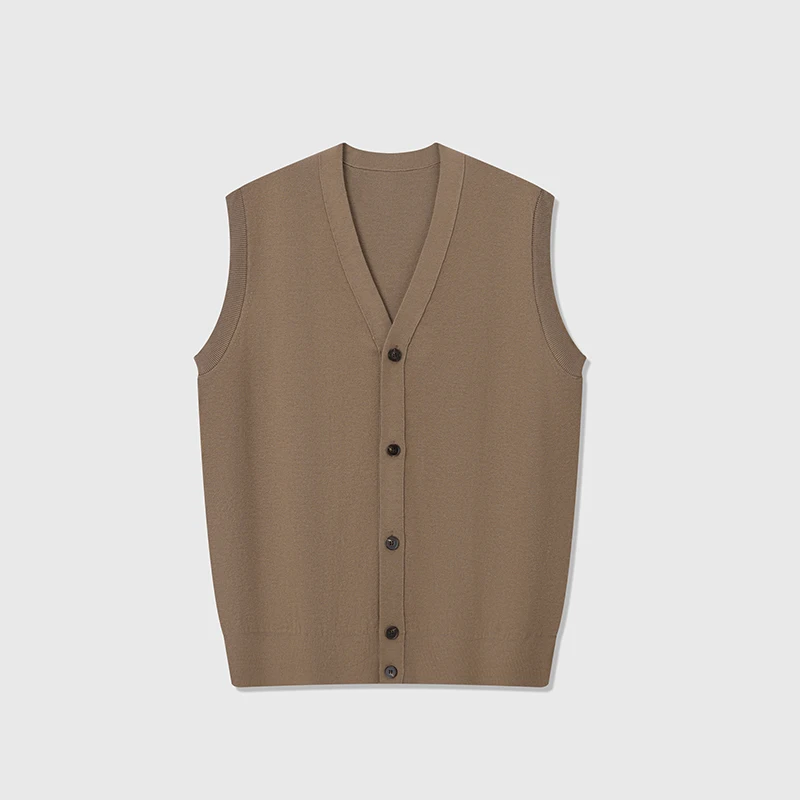 New Classic Cashmere Vest – Deep Khaki Men's Sleeveless Sweater with Soft Luxury Texture, Timeless Design, and Refined Smart-Cas