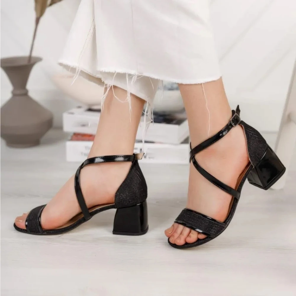 Black Glitter Ladies Pumps Low Heel Dance Shoes for Women Shoes Big Size Block Heel Strappy Pumps Thick Heel Sandals Women