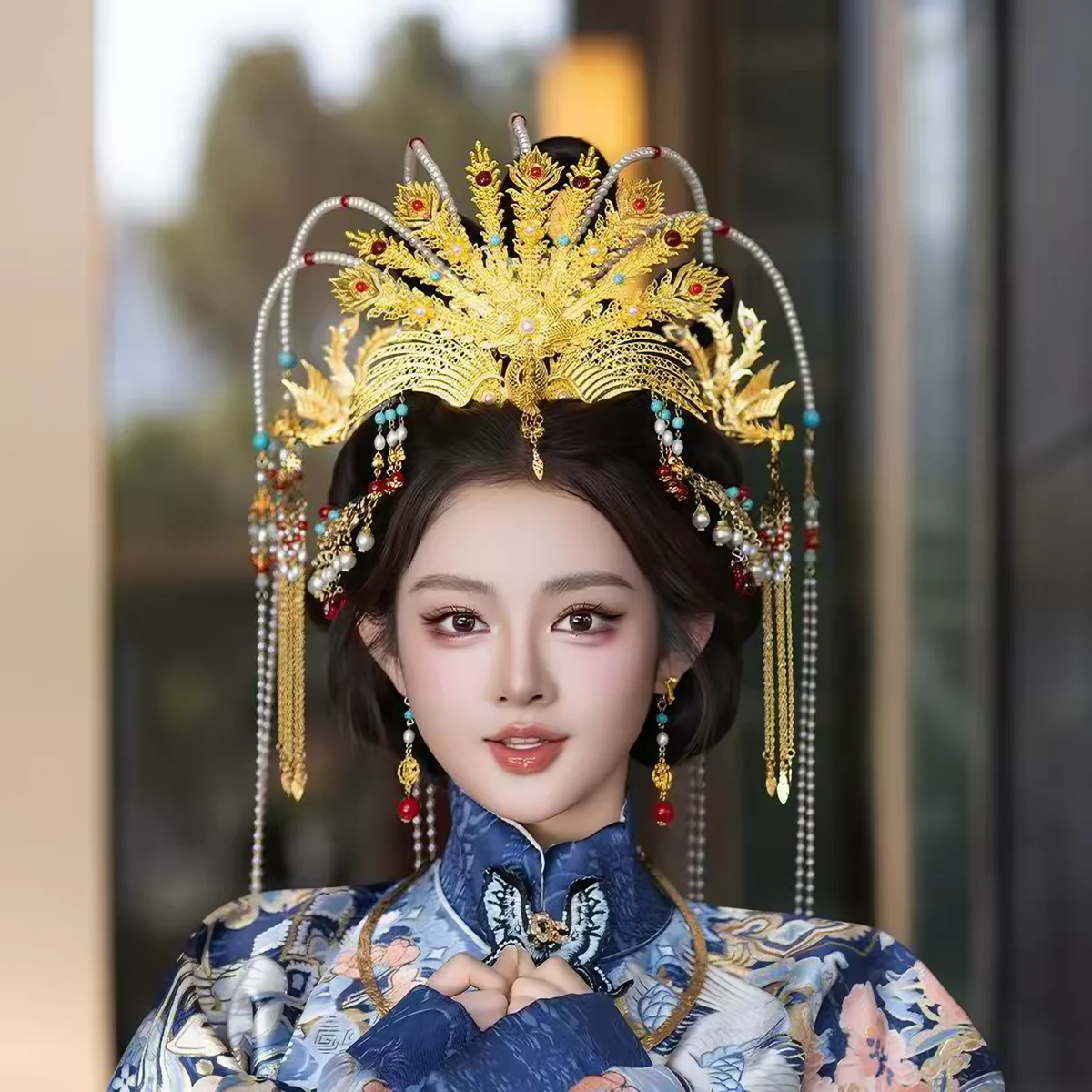 Luxury Chinese Vintage Phoenix Crown Bride Headwear Peacock Feather Tassel Hairpin Retro Xiuhe Costume Chinese Wedding Set