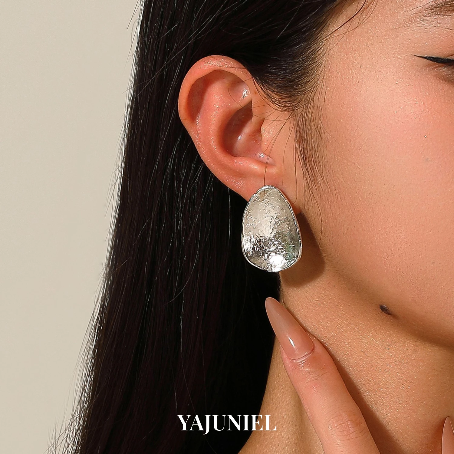 YAJUNIEL أقراط مطروقة مطلية بالذهب الأبيض للنساء أقراط نحاسية مضادة للحساسية على شكل عضوي #5