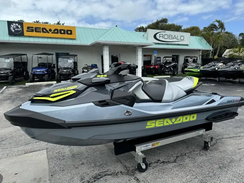 تقييم ونصائح لشراء سيارة مائية Getsky 2024 Sea-Doo RXT-X 325 Ice Metal/MantaGreen