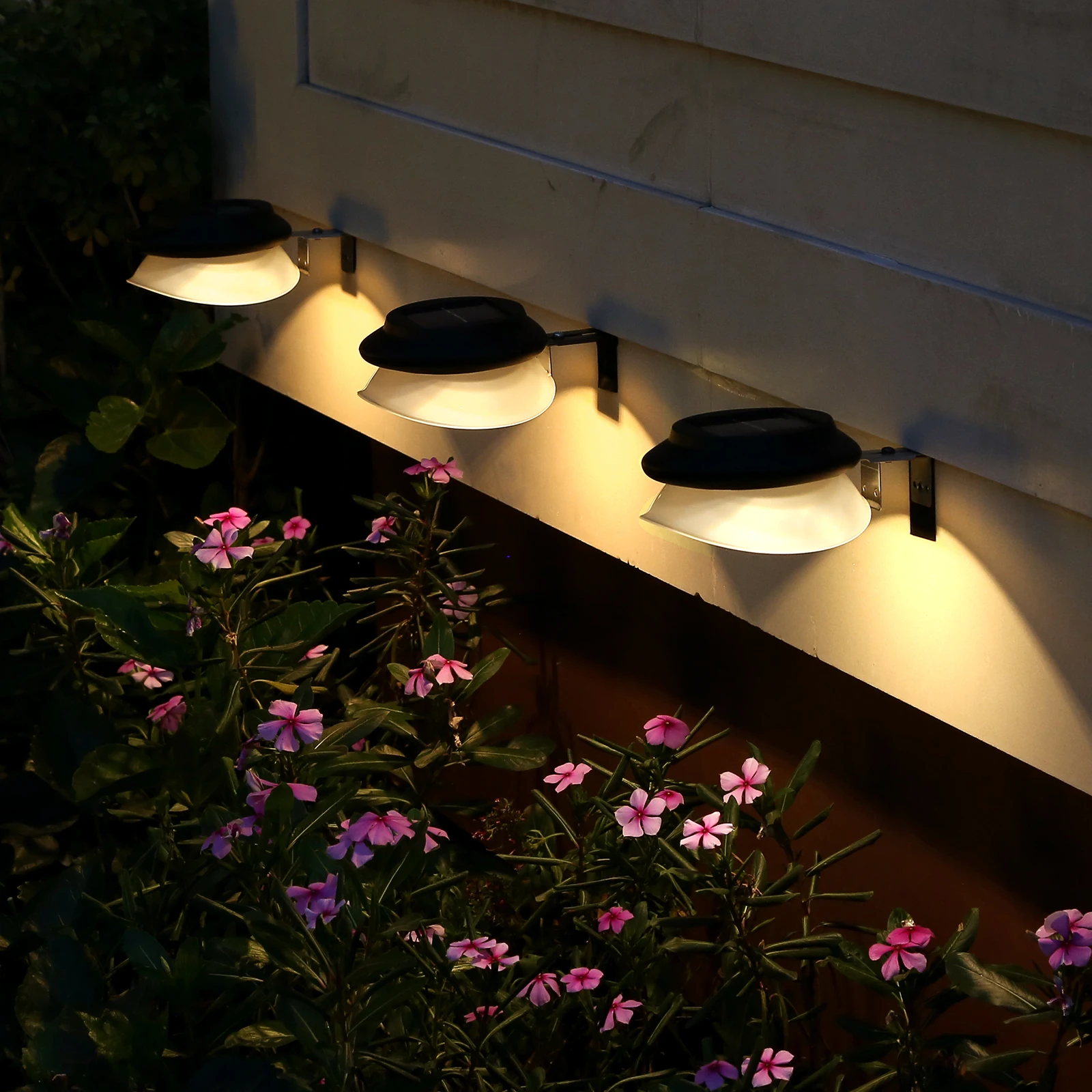 4-pack zonne-hekwandlamp, 9 LED warm licht buiten op zonne-energie waterdicht licht, voor hek, tuin, paden en terras