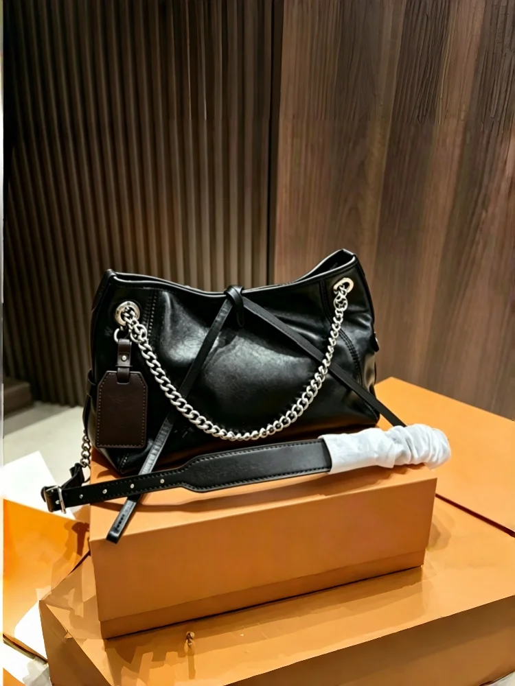 29 * 17 Classic Black Handheld Crossbody Dual-use Bag All Steel Hardware Chain Shoulder Strap