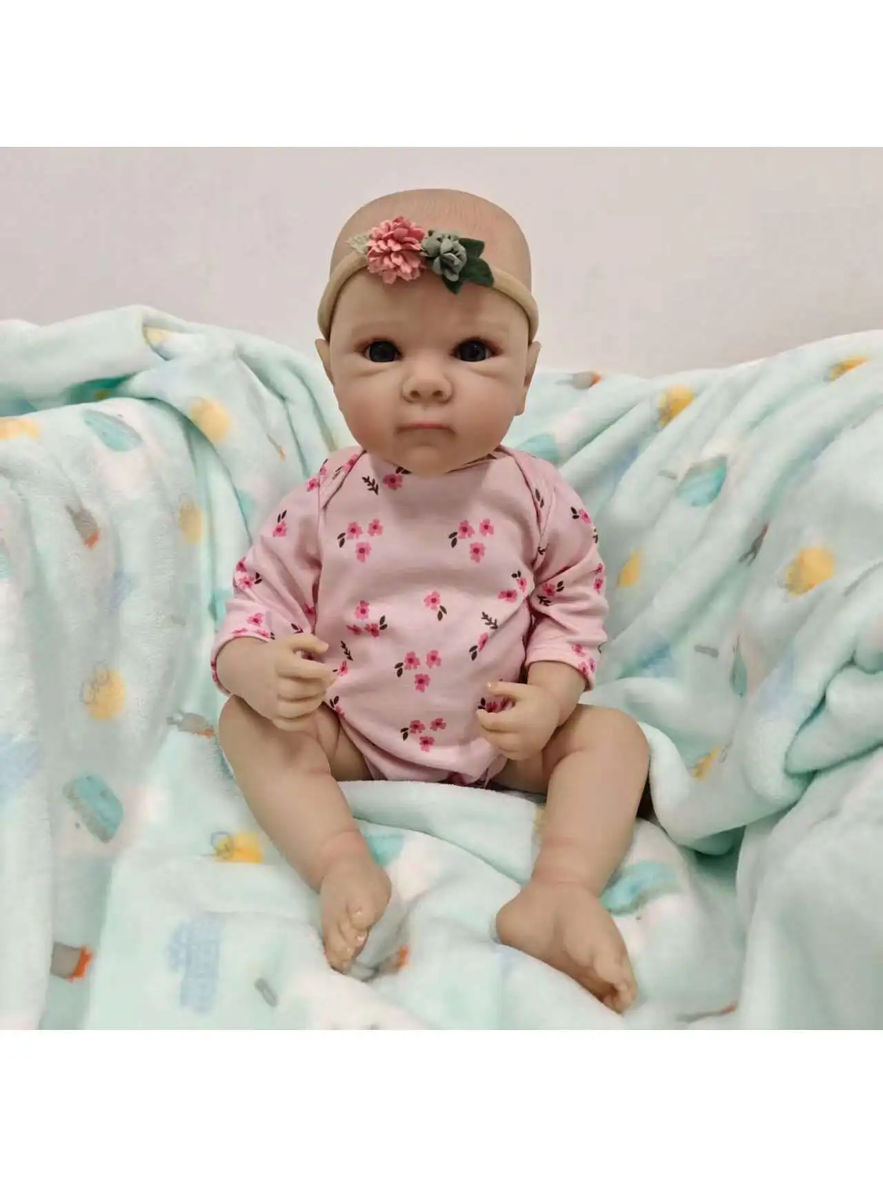 Poupées bébé Reborn réalistes-poupée réaliste en vinyle souple de 19 pouces, poupées bébé de la vie réelle portables (poupée uniquement/pas d'accessoires)