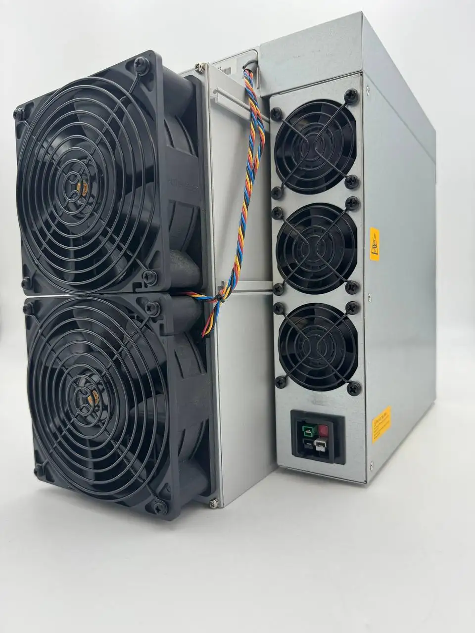 

BR лучшее предложение, новый Antminer S21 Pro 234T 15 J/T