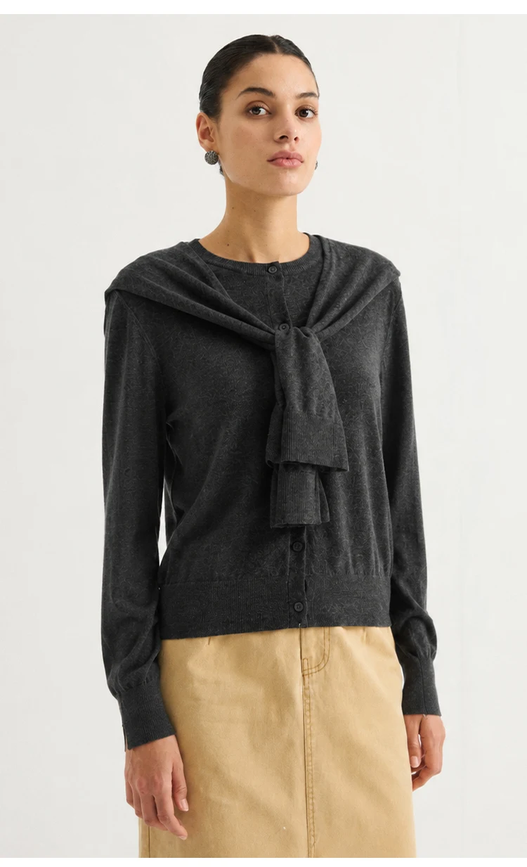 MZ62030 Damen-Strickjacke aus Kaschmir-Modal-Mischung, Langarm, Rundhalsausschnitt, Knopfverschluss, mit abnehmbarem, drapiertem Schultertuch – Detail 6