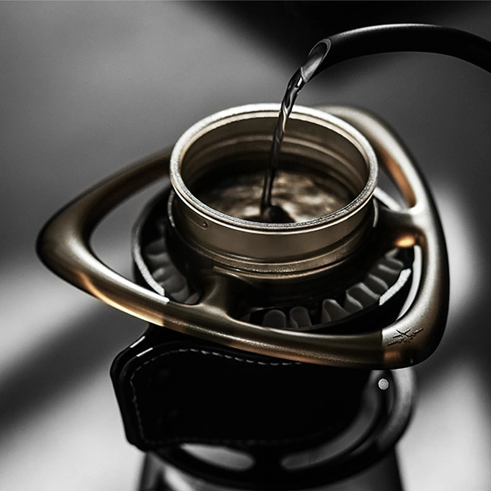 

1Pcs Pour over Coffee Filter Diverter Premium Reusable Adjustable Diverter Height ,Coffee Splitter Control Flow Rate Black Type